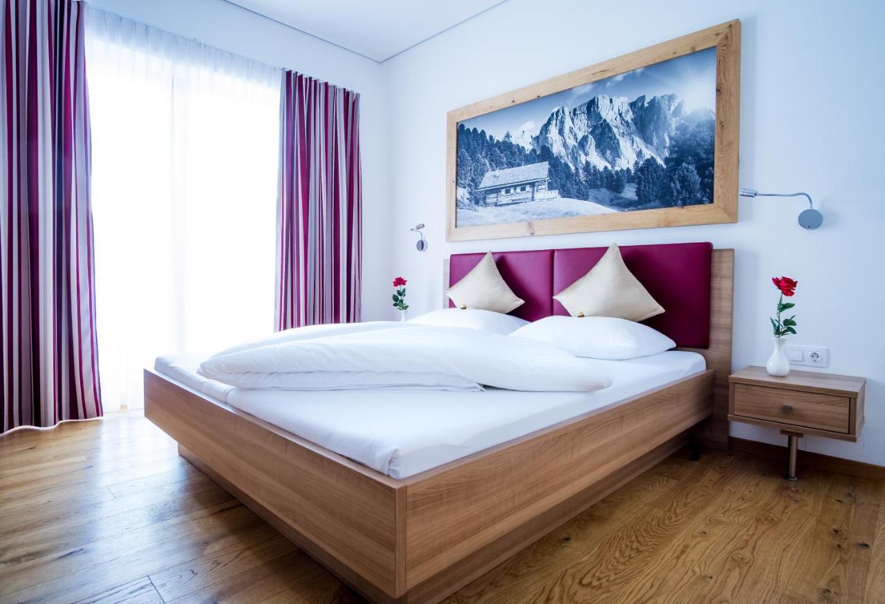 Apartments Dolomit-Royal ジリアン エクステリア 写真