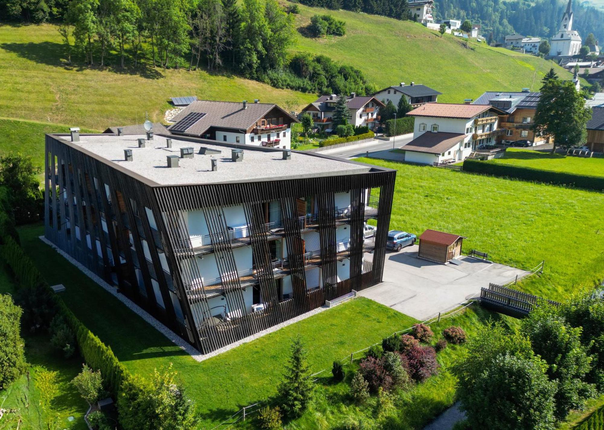 Apartments Dolomit-Royal ジリアン エクステリア 写真