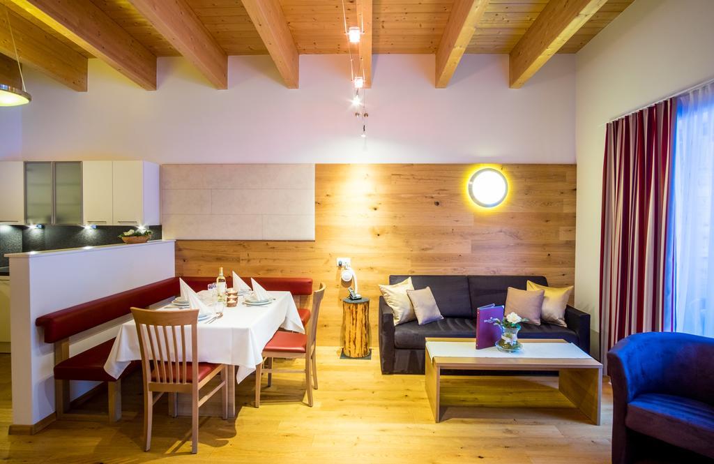 Apartments Dolomit-Royal ジリアン エクステリア 写真