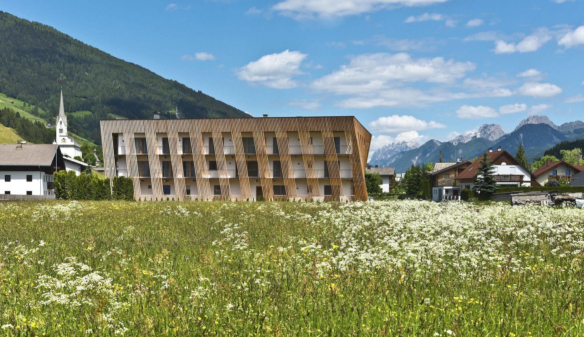 Apartments Dolomit-Royal ジリアン エクステリア 写真