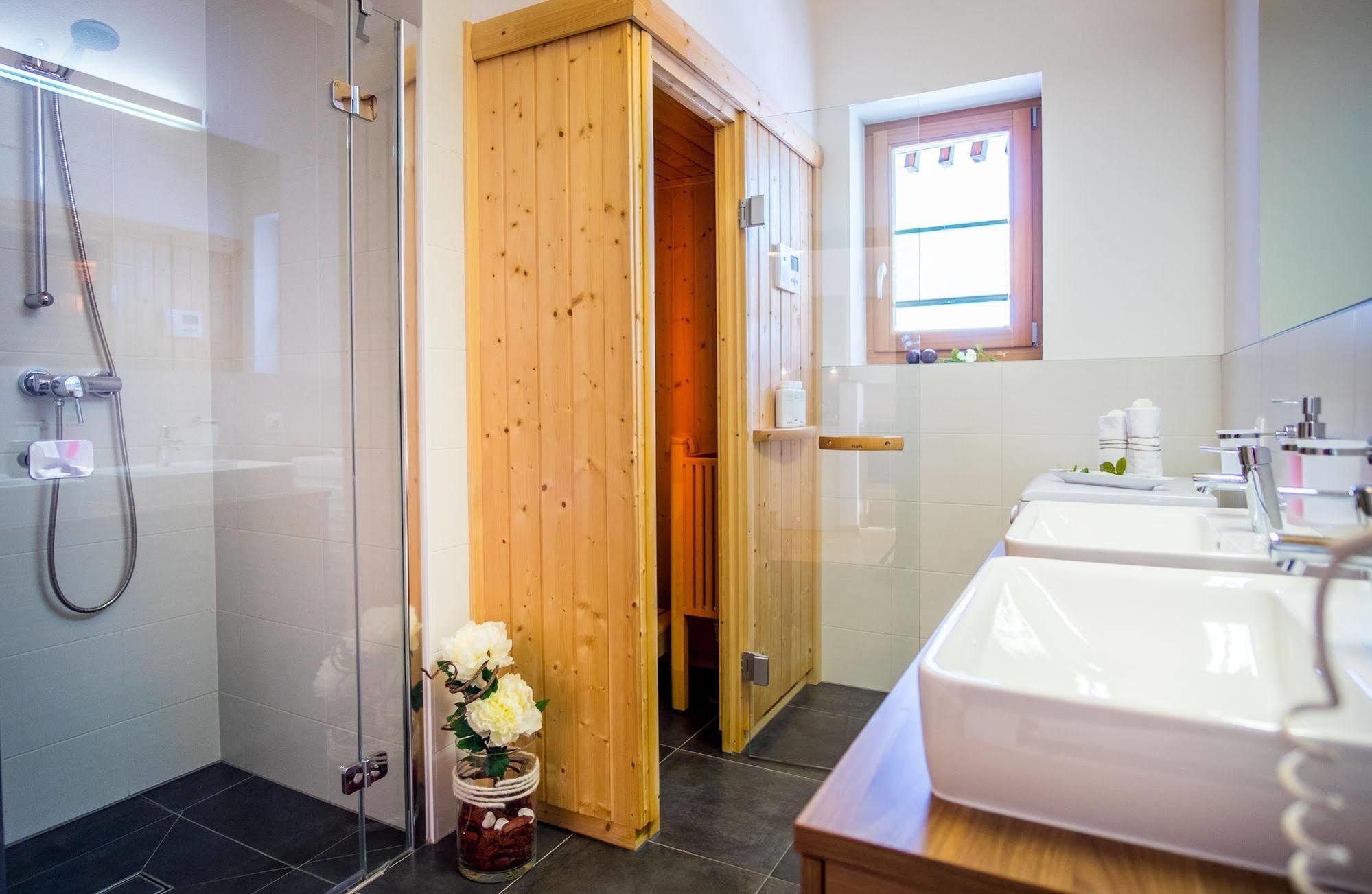 Apartments Dolomit-Royal ジリアン エクステリア 写真