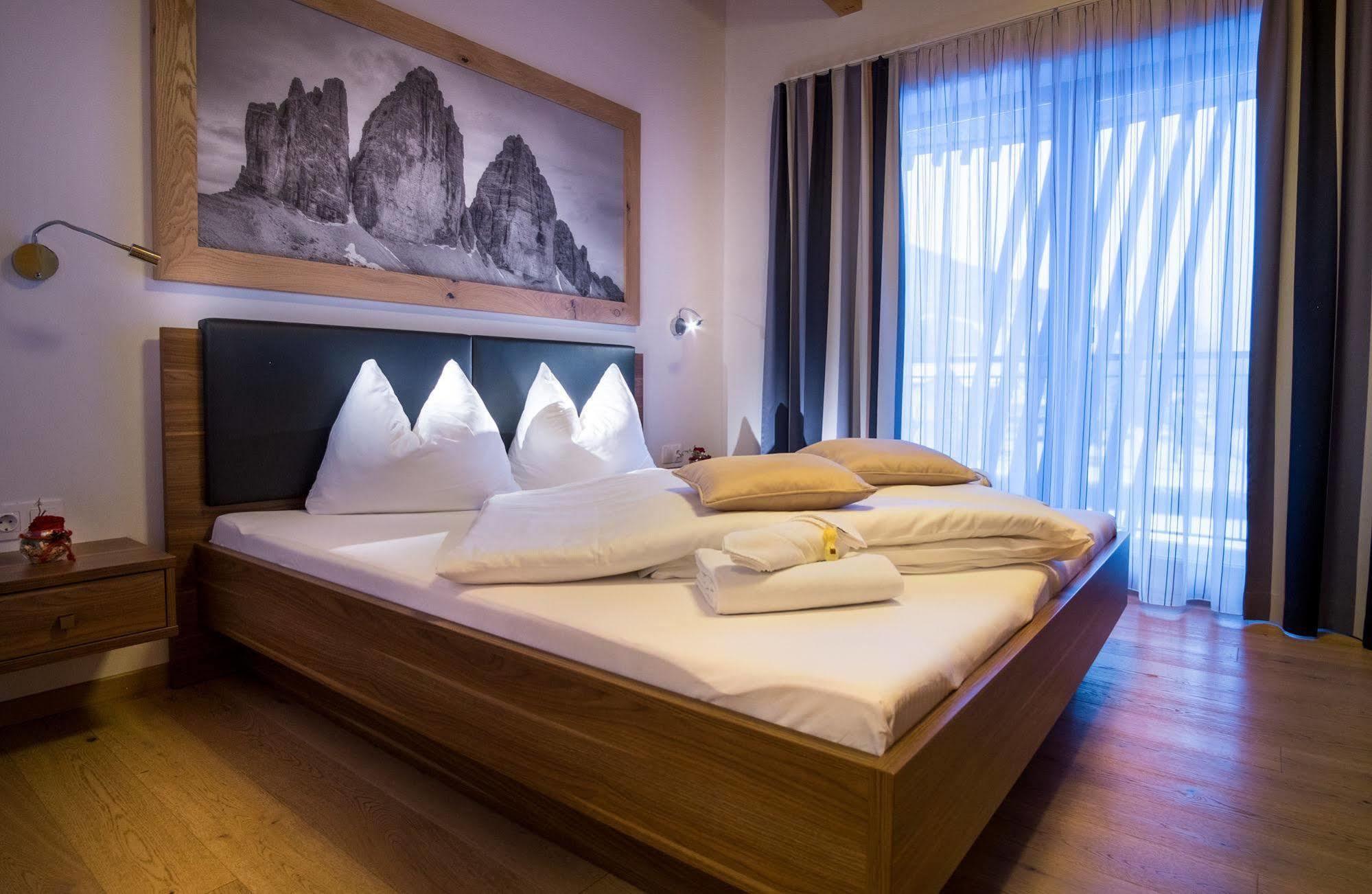 Apartments Dolomit-Royal ジリアン エクステリア 写真