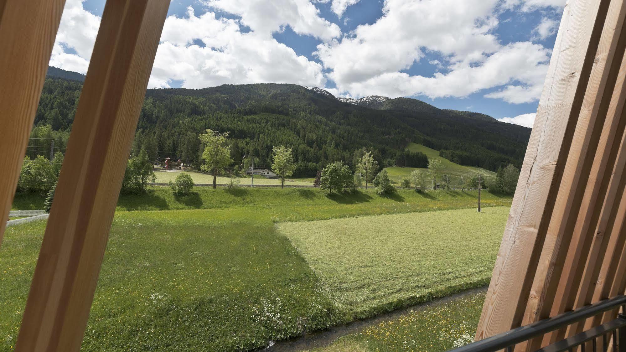 Apartments Dolomit-Royal ジリアン エクステリア 写真